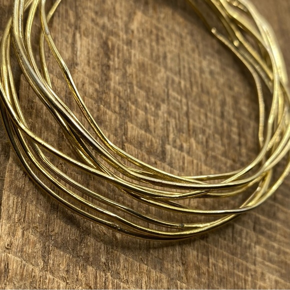 Wavy Gold-Tone Metal Thin Stackable Bangle Bracelets X10 - Picture 3 of 3